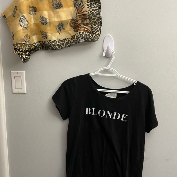 Sizes range from xs to medium. Brands: garage, forever21, urban outfitters. - Picture 1 of 14